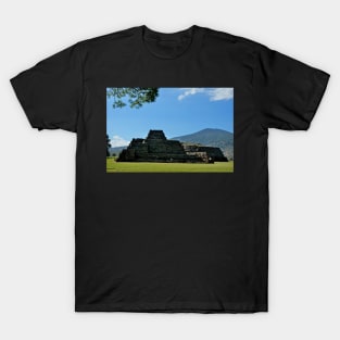 Site archéologique de Patzcuaro T-Shirt